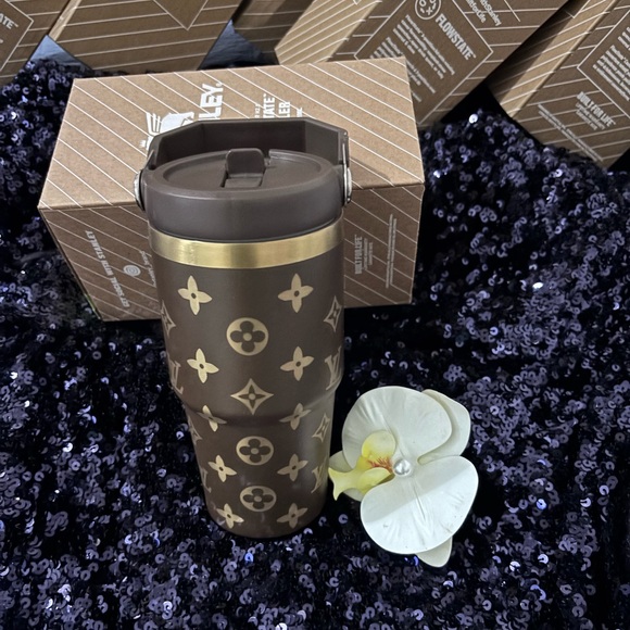 Stanley Luxurious Brown and Gold Tumbler - Picture 2 of 5